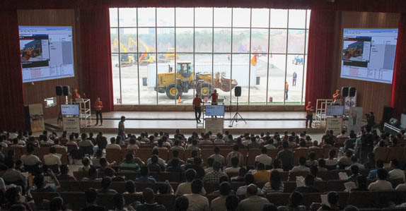 Crowds gather at Ritchie Bros. September auction in Zhengzhou, China